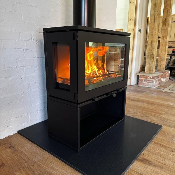 Charlton &  Jenrick Linear LPV8 3 Sided 8kw Wood Burning Stove